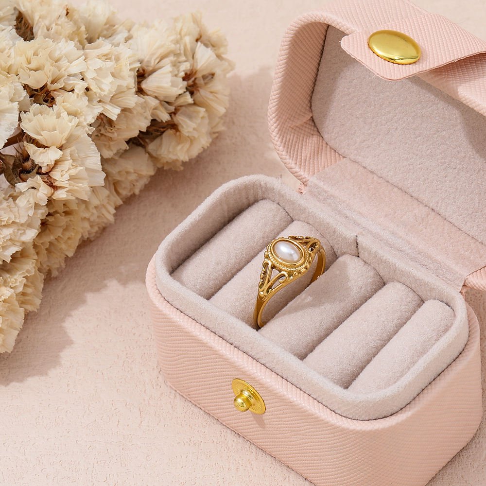 Vintage Oval Pearl Ring Gold | Amelia Bellrose Jewellery