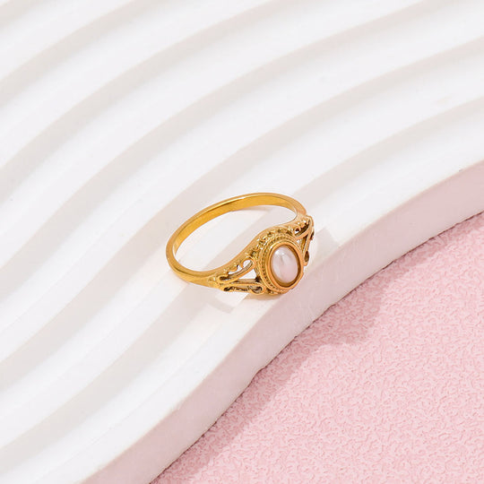 Vintage Oval Pearl Ring Gold | Amelia Bellrose Jewellery