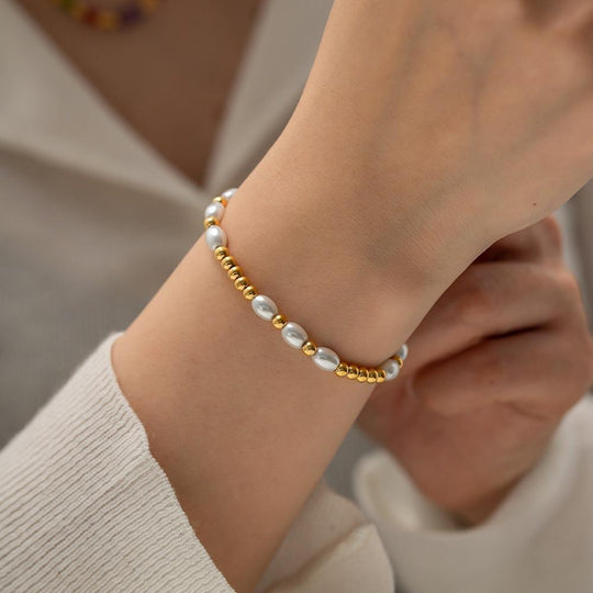 Freshwater Pearl Gold Bead Bracelet | Amelia Bellrose Jewellery