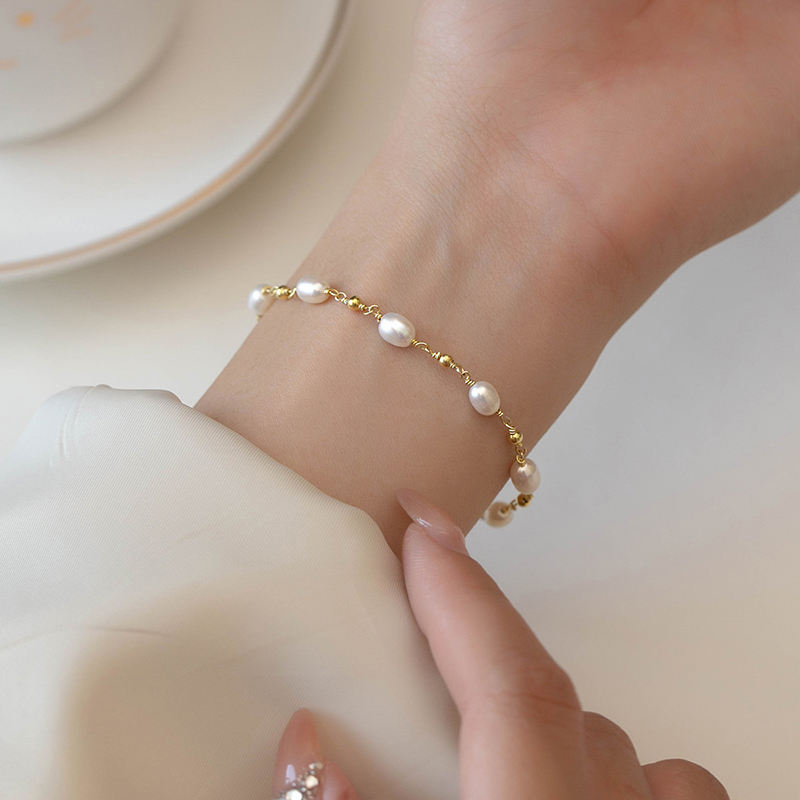 Freshwater Pearl Chain Bracelet Gold | Amelia Bellrose Jewellery