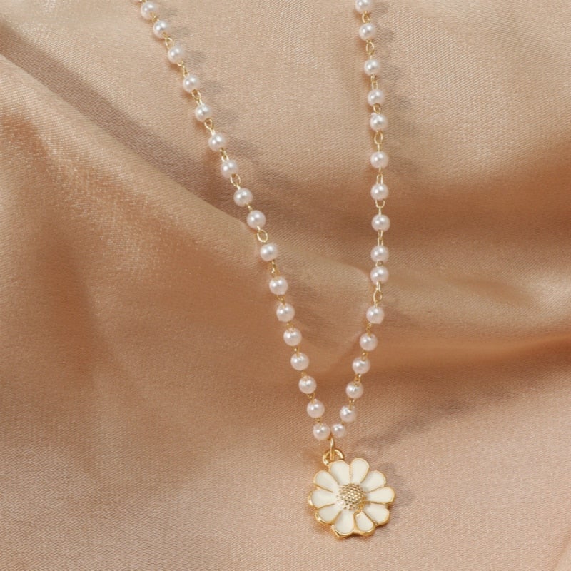 Pearl Chain Daisy Flower Pendant Necklace | Amelia Bellrose Jewellery