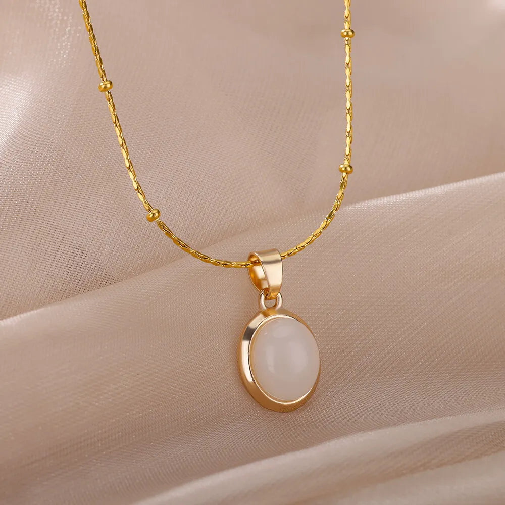 Green Oval Stone Pendant Necklace | Amelia Bellrose Jewellery