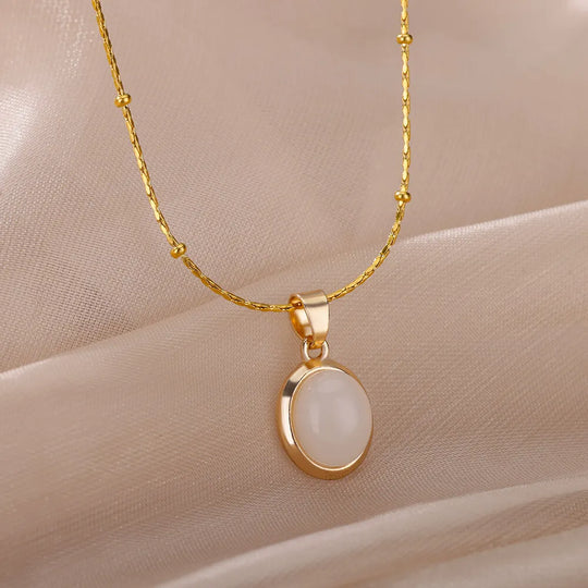 Green Oval Stone Pendant Necklace | Amelia Bellrose Jewellery