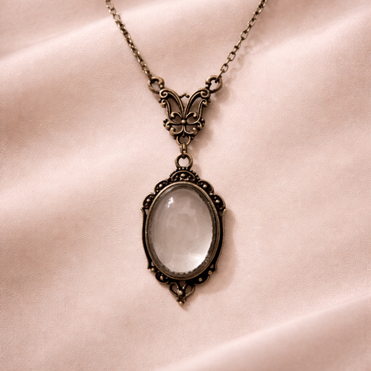 Vintage Style Oval Frame Pendant Necklace | Amelia Bellrose Jewellery